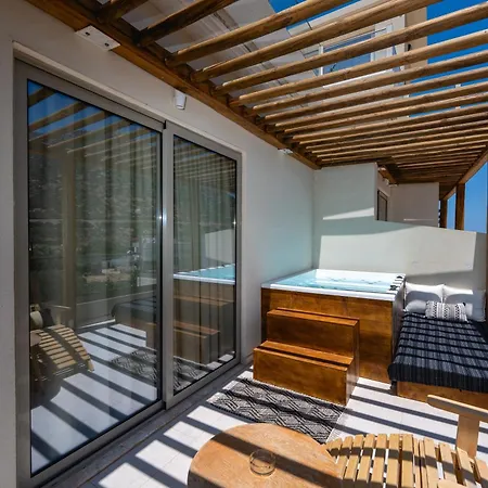Hotel Nostos Boutique 4*