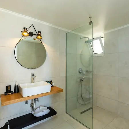 Hotel Nostos Boutique 4*