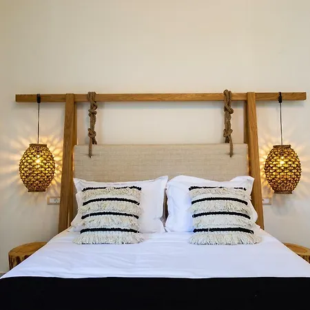 Hotel Nostos Boutique 4*