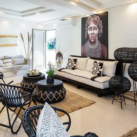 Hotel Nostos Boutique 4*
