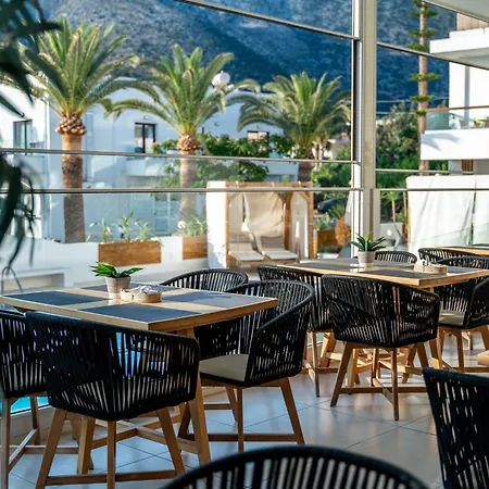 ホテル Nostos Boutique 4*